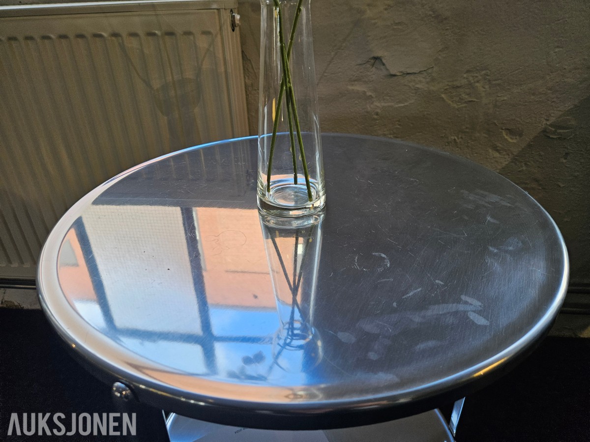 Wendelbo Chill High Back loungestol med rundt trillebord