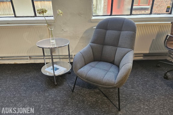 Wendelbo Chill High Back loungestol med rundt trillebord