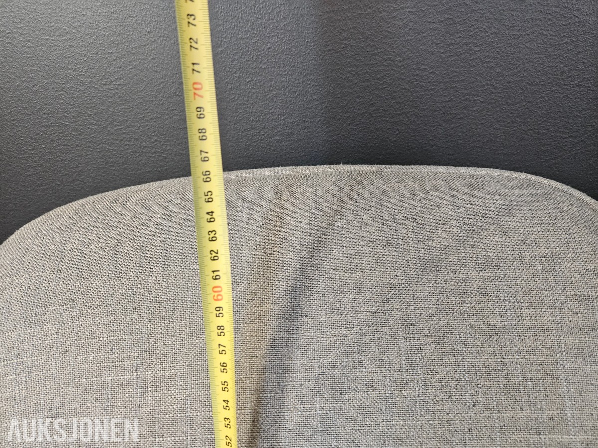 Loungestol med dreiefot – lys beige