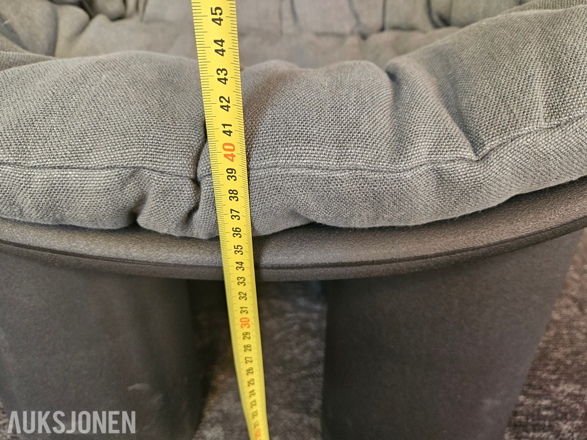 Driade Roly Poly loungestol med pute – design Faye Toogood