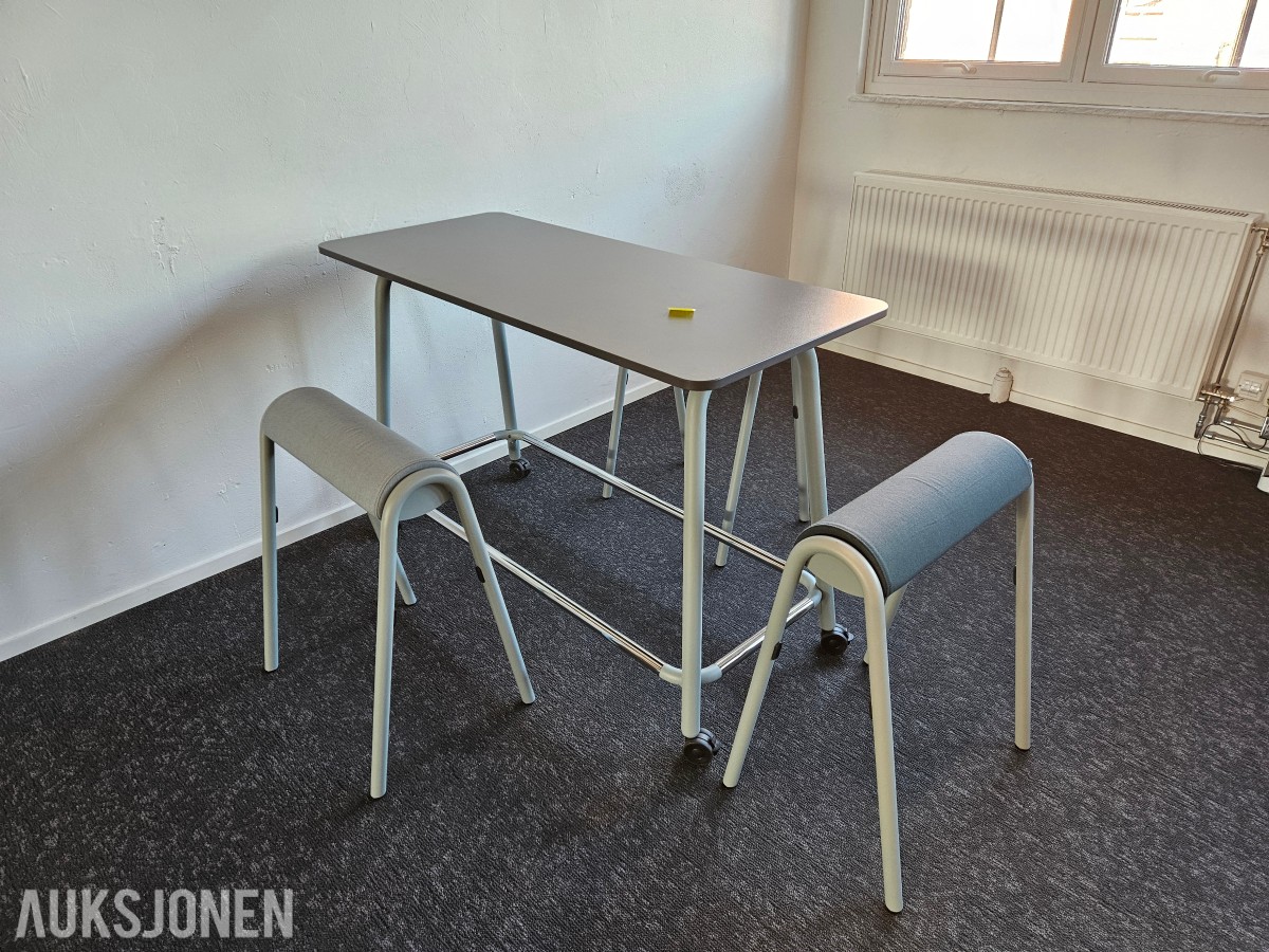 Sedus Se:Lab High Desk med 3 stk Hopper Standing Seat