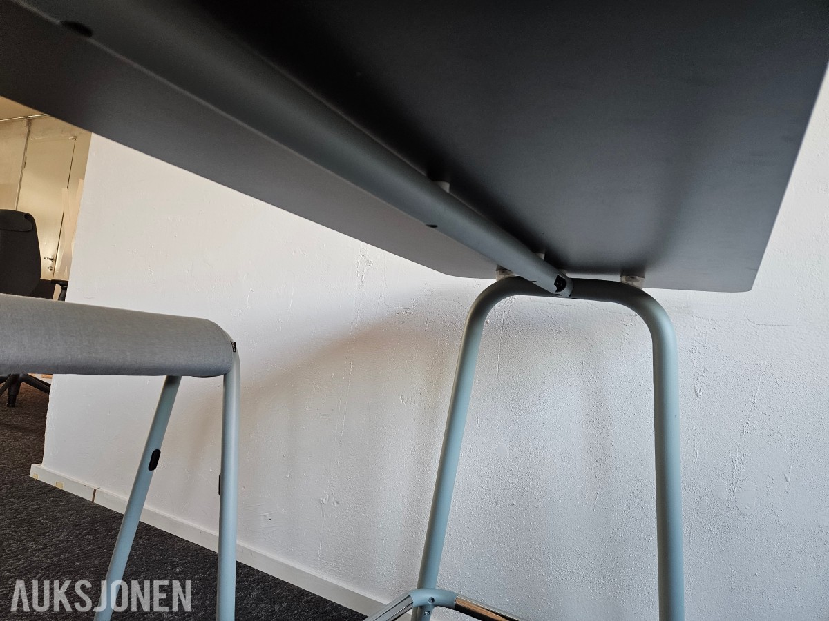 Sedus Se:Lab High Desk med 3 stk Hopper Standing Seat