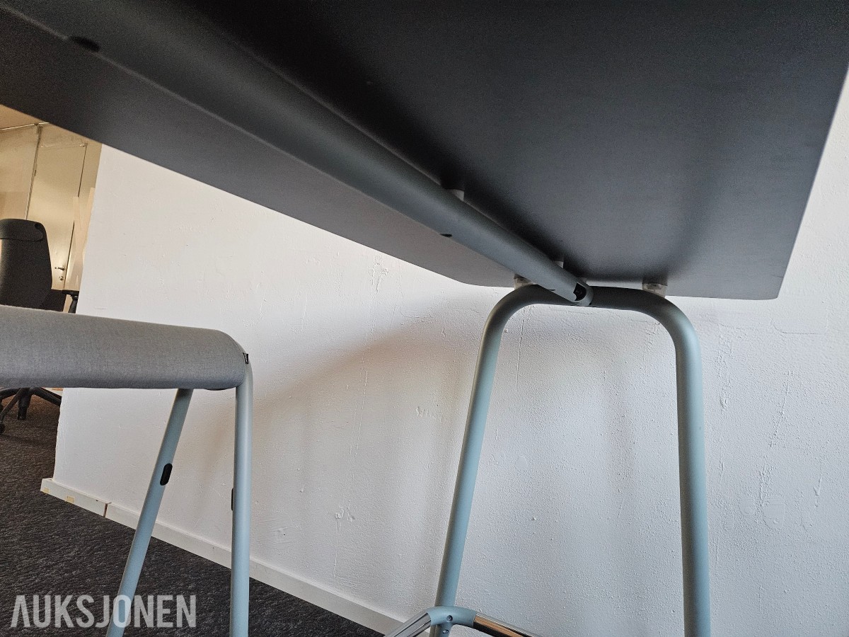 Sedus Se:Lab High Desk med 3 stk Hopper Standing Seat