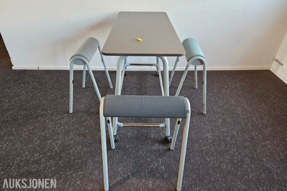 Sedus Se:Lab High Desk med 3 stk Hopper Standing Seat