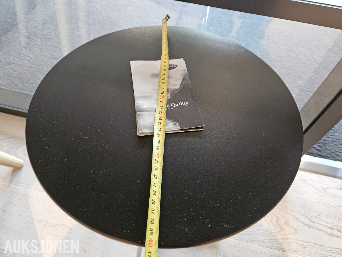 Driade Lou Read loungestol med sidebord