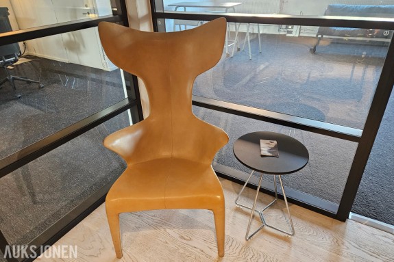 Driade Lou Read loungestol med sidebord