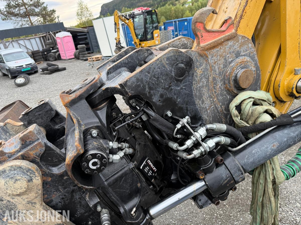 2019 Cat 325NG Gravemaskin m/Tiltrotator og S70-2 Skuffer