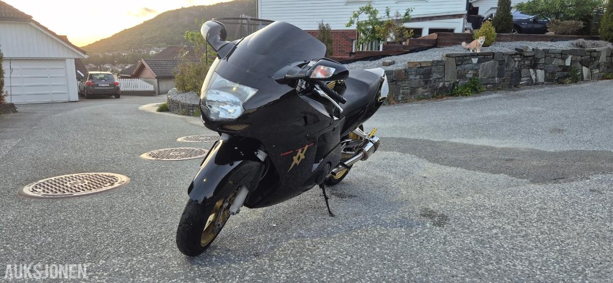 1998 Honda CBR 1100 XX Super Blackbird
