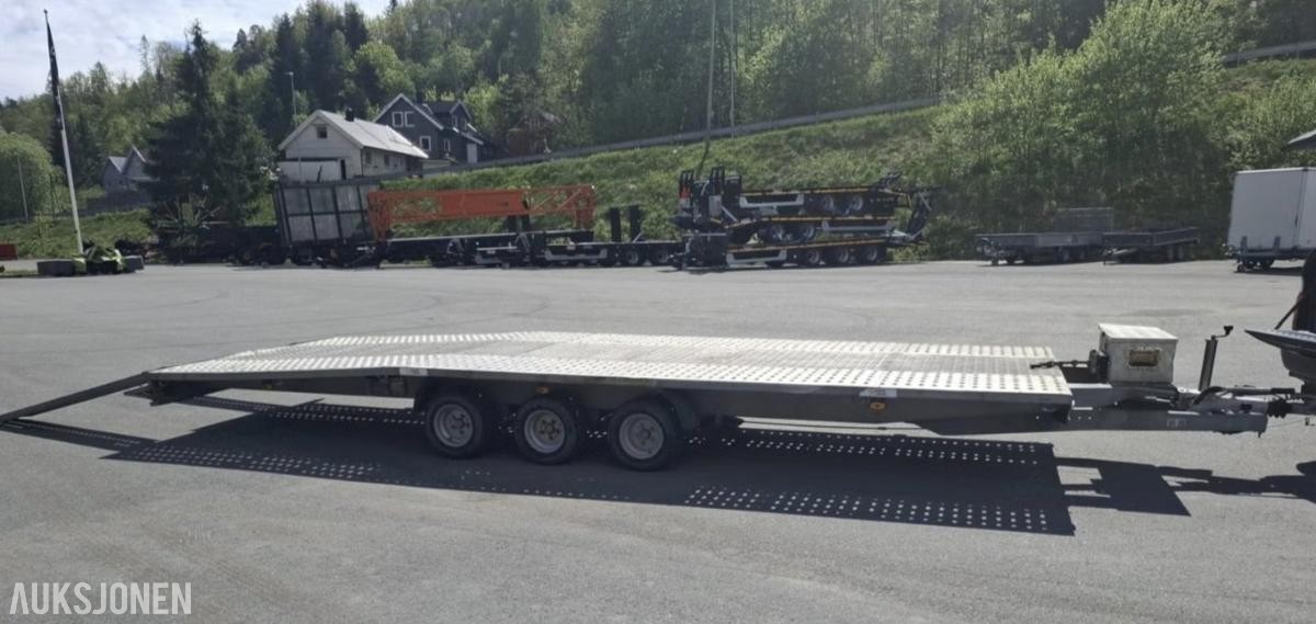 2022 NIEWIADOW 2710 Biltransporthenger
