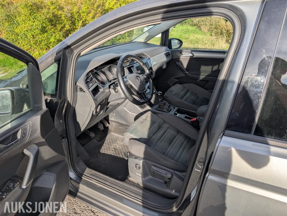 2016 VOLKSWAGEN TOURAN 1.6 TDI 110HK 7-SETER HENGERFESTE VARMER ACC MASSASJE