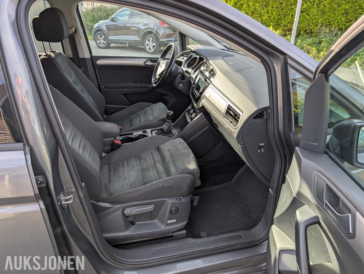 2016 VOLKSWAGEN TOURAN 1.6 TDI 110HK 7-SETER HENGERFESTE VARMER ACC MASSASJE