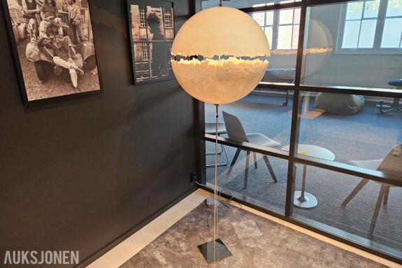 Catellani & Smith PK0064 gulvlampe - kuleformet skjerm med avrevet åpning - dimbar - rund krommet fot