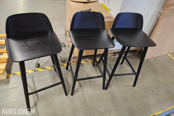 3 stk Muuto barkrakker - sortbeiset ask - lav rygg - fotstøtte i tre ⁠