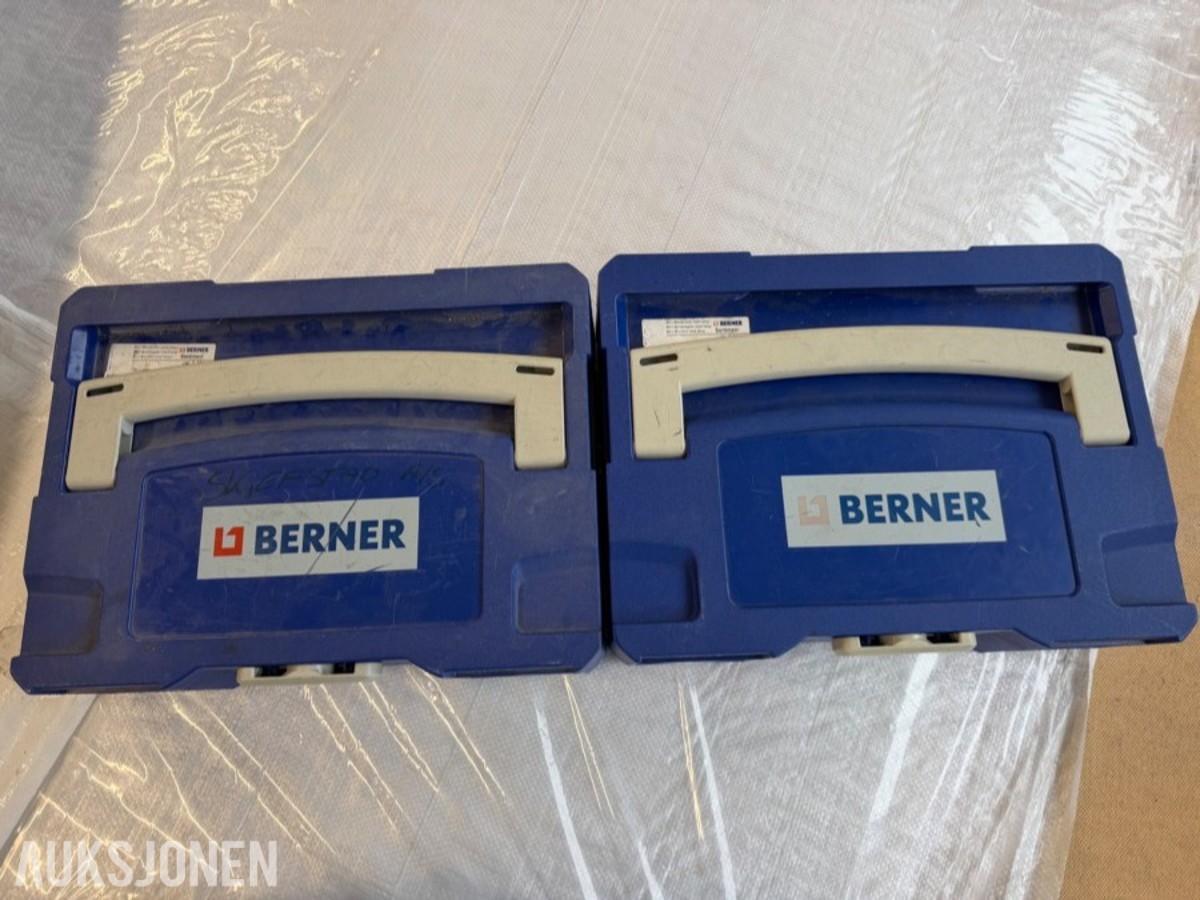 2 stk. Kofferter med poptenger og div. poppnagler fra Berner