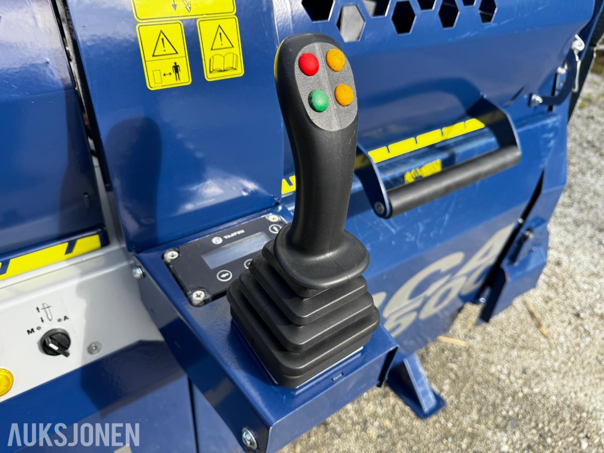 2023 Tajfun RCA PRO 500 vedmaskin med TT510 S bånd