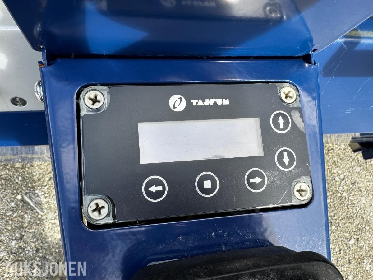 2023 Tajfun RCA PRO 500 vedmaskin med TT510 S bånd