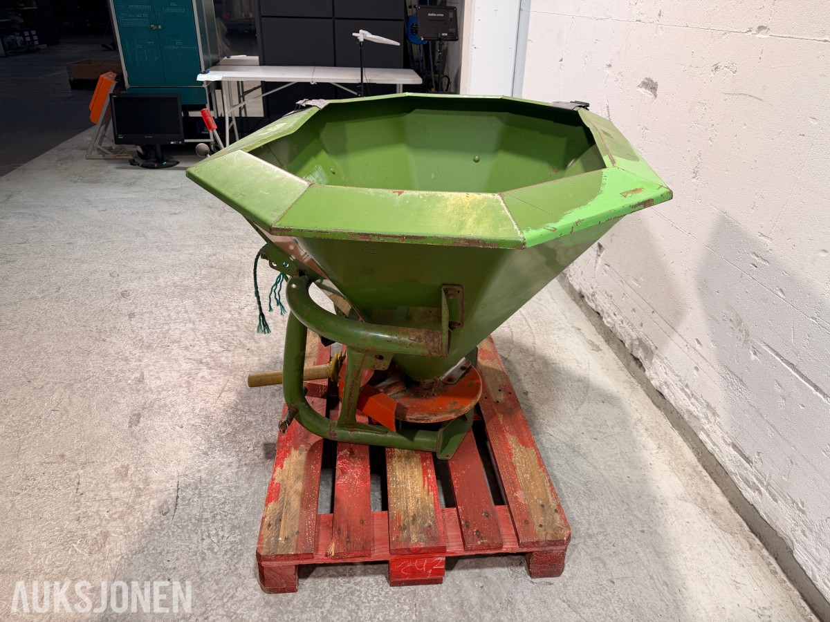 Amazone ZA-F 402 gjødselspreder.