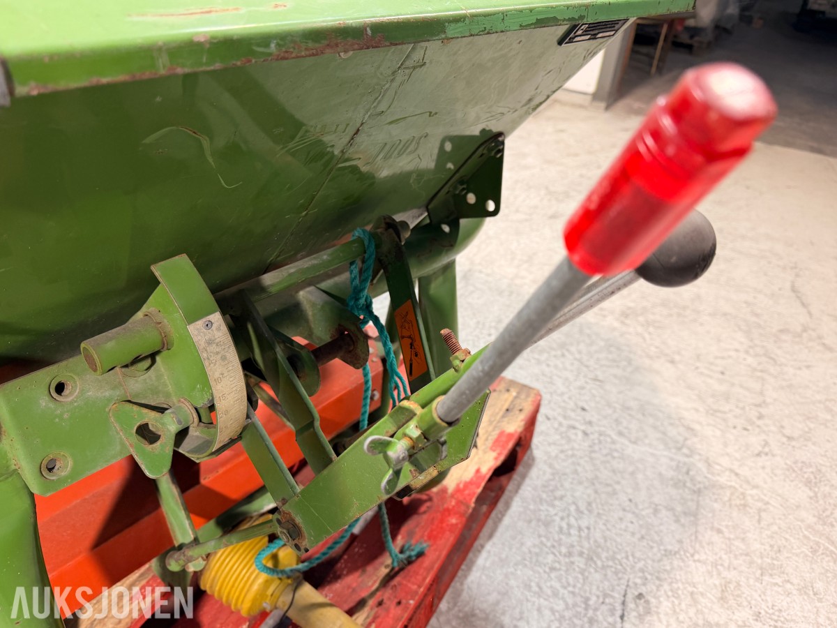 Amazone ZA-F 402 gjødselspreder.