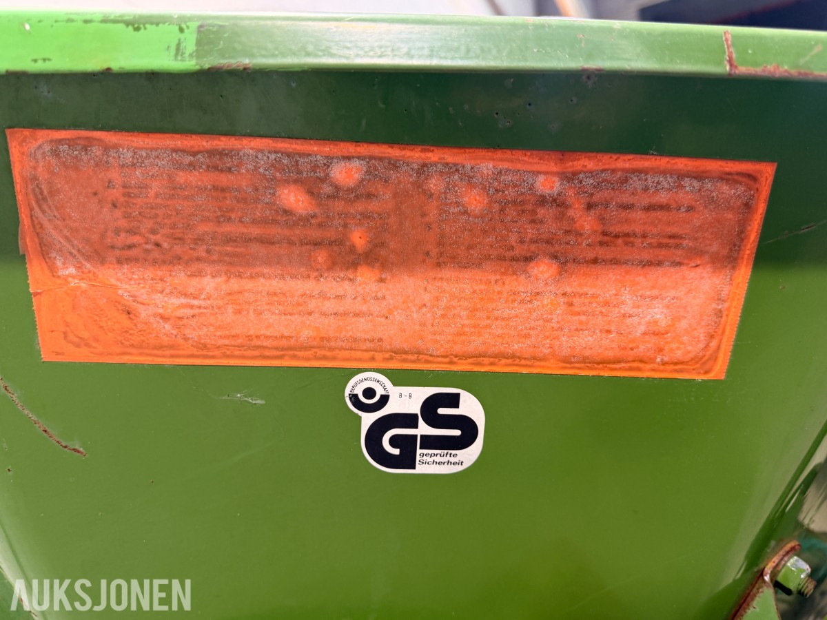 Amazone ZA-F 402 gjødselspreder.