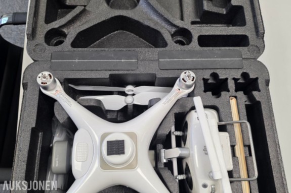 2 stk. DJI Phantom 4 RTK med fallskjerm og Remote ID