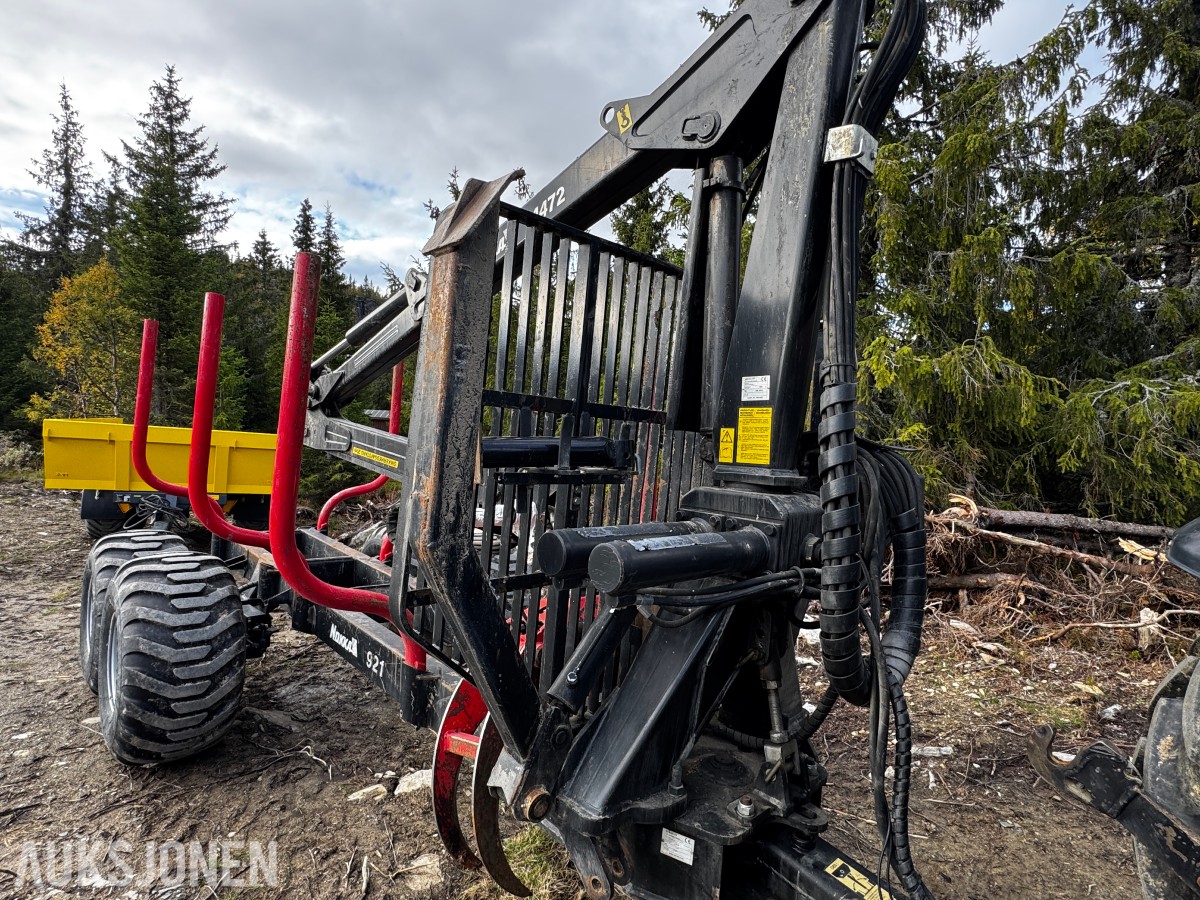 2007 Valtra N141 Twin-Trac traktor med Nokka tømmerhenger 