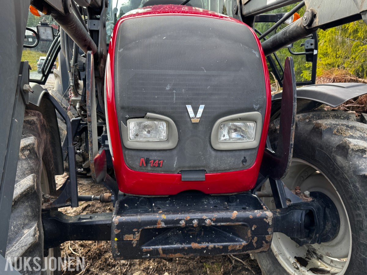 2007 Valtra N141 Twin-Trac traktor med Nokka tømmerhenger 