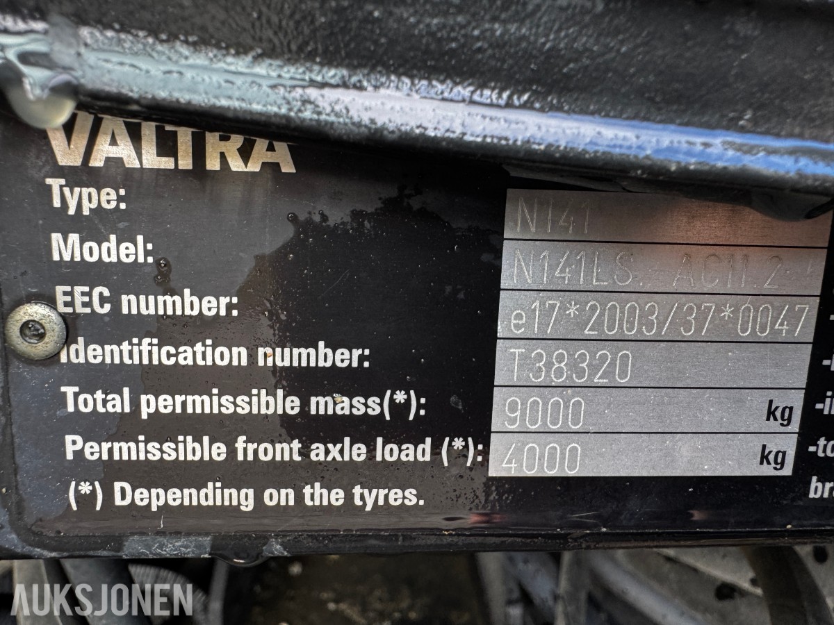 2007 Valtra N141 Twin-Trac traktor med Nokka tømmerhenger 