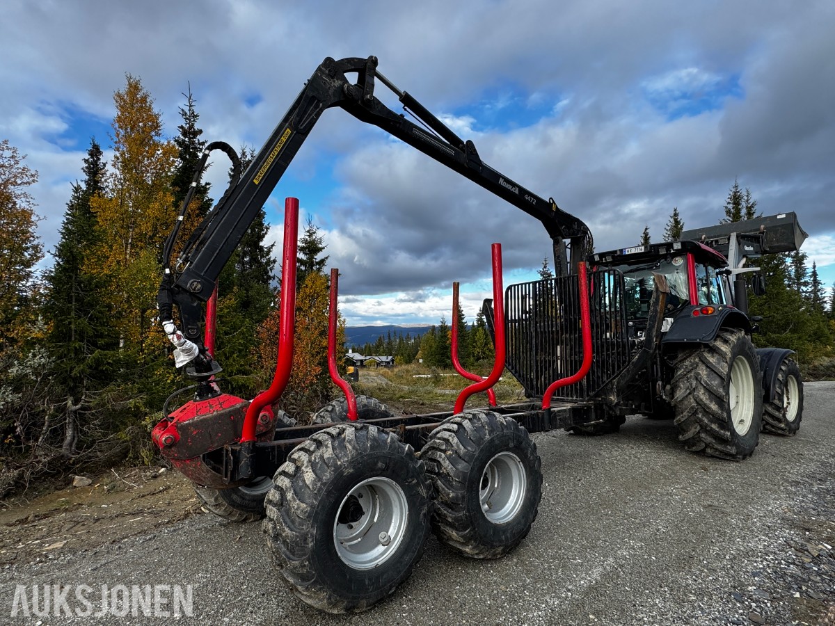 2007 Valtra N141 Twin-Trac traktor med Nokka tømmerhenger 