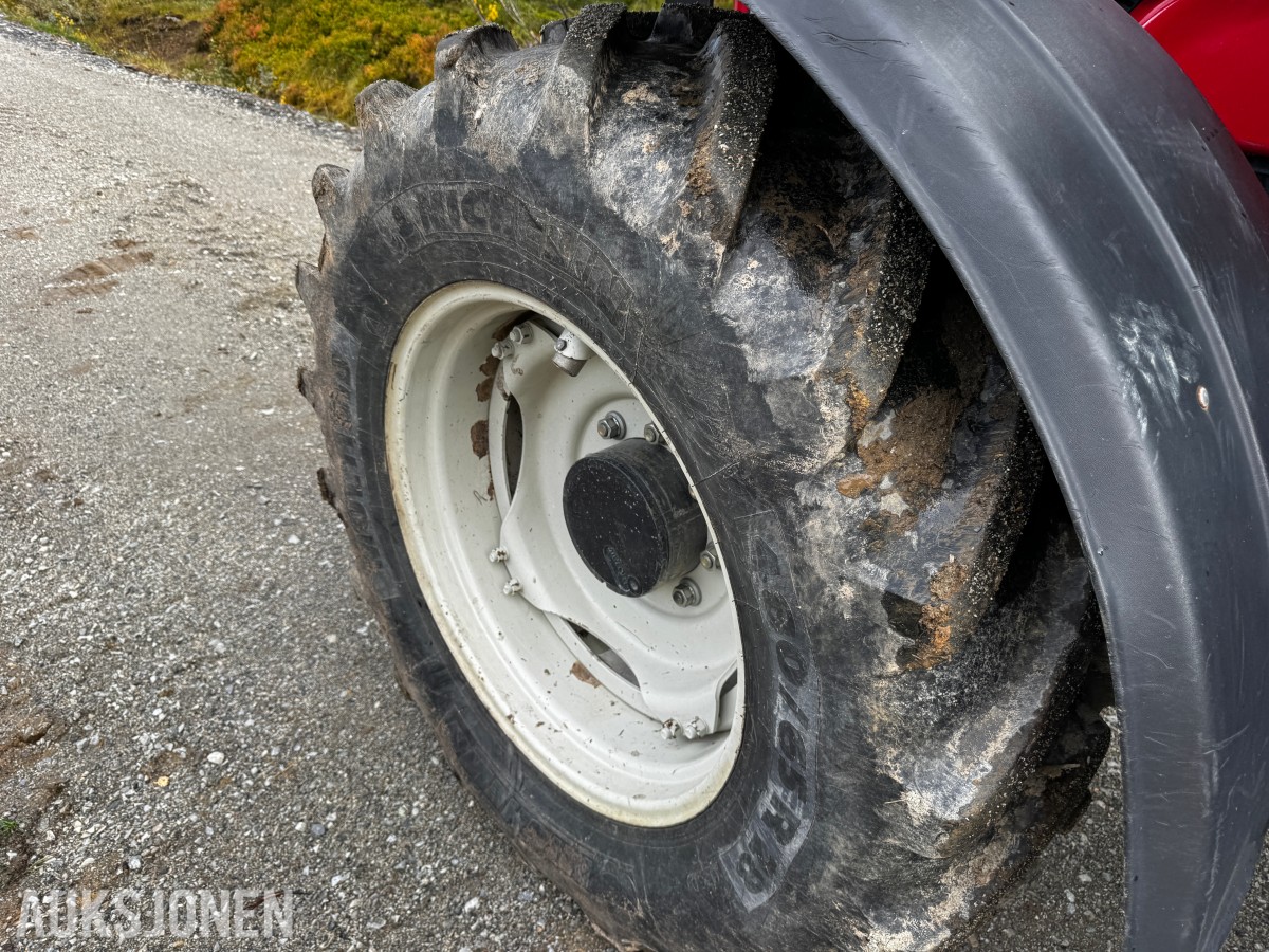 2007 Valtra N141 Twin-Trac traktor med Nokka tømmerhenger 