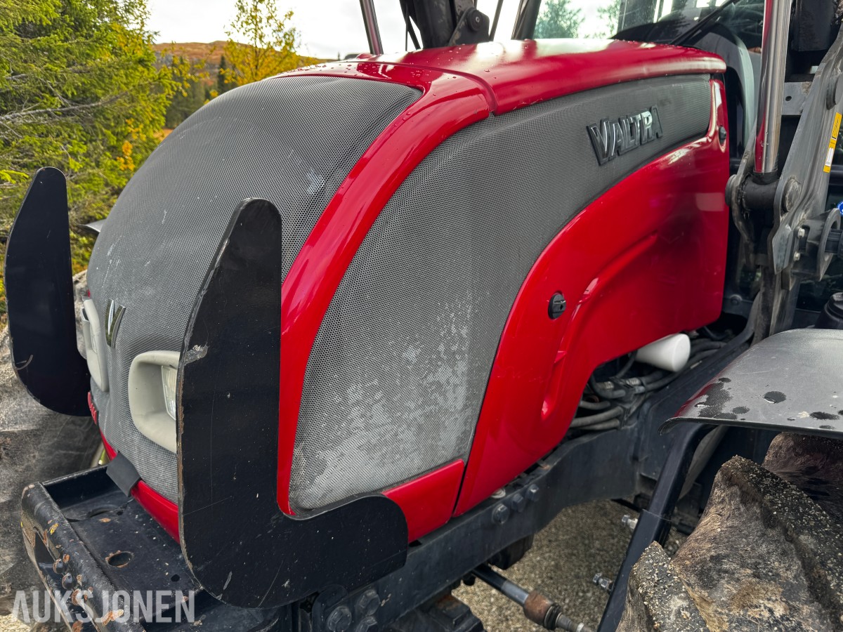 2007 Valtra N141 Twin-Trac traktor med Nokka tømmerhenger 