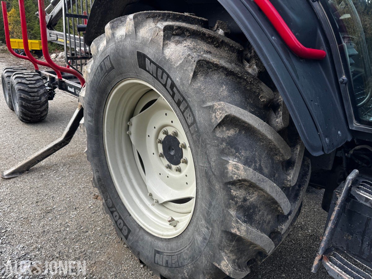 2007 Valtra N141 Twin-Trac traktor med Nokka tømmerhenger 