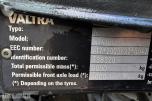 2007 Valtra N141 Twin-Trac traktor med Nokka tømmerhenger 
