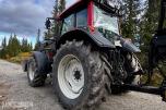 2007 Valtra N141 Twin-Trac traktor med Nokka tømmerhenger 