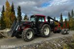 2007 Valtra N141 Twin-Trac traktor med Nokka tømmerhenger 