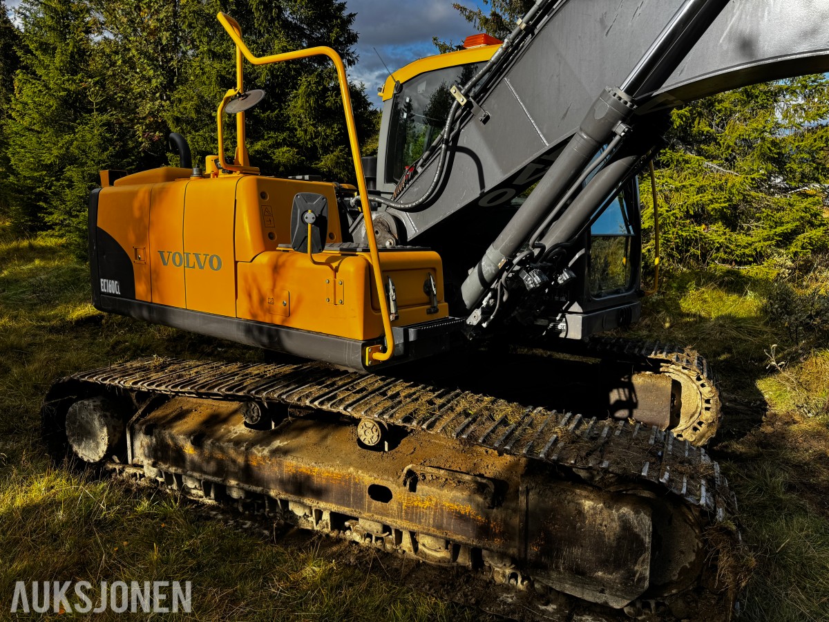 2010 Volvo EC160CL gravemaskin med tiltrotator og 2 skuffer