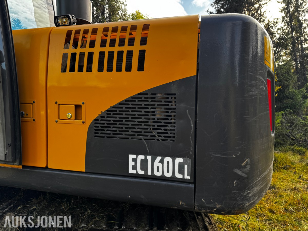 2010 Volvo EC160CL gravemaskin med tiltrotator og 2 skuffer