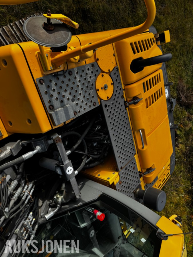 2010 Volvo EC160CL gravemaskin med tiltrotator og 2 skuffer