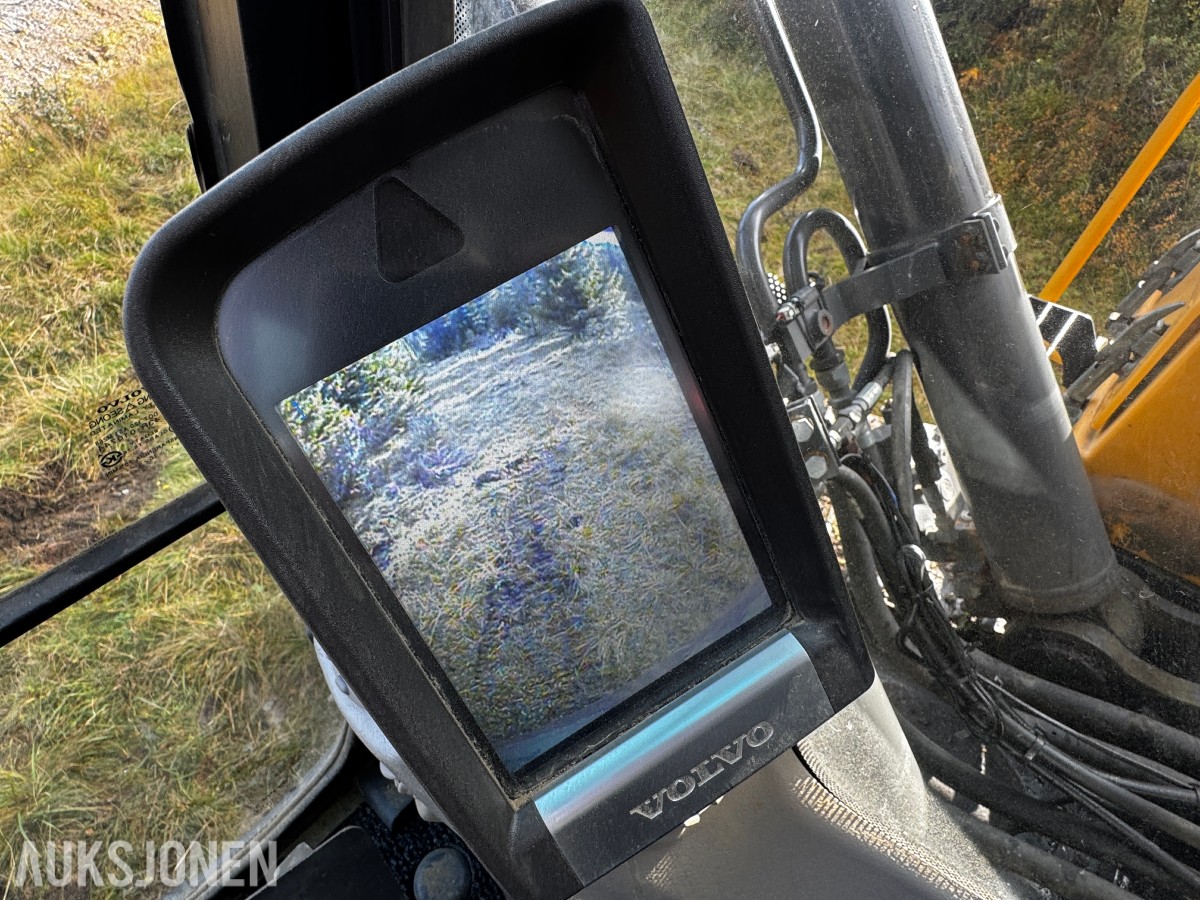 2010 Volvo EC160CL gravemaskin med tiltrotator og 2 skuffer