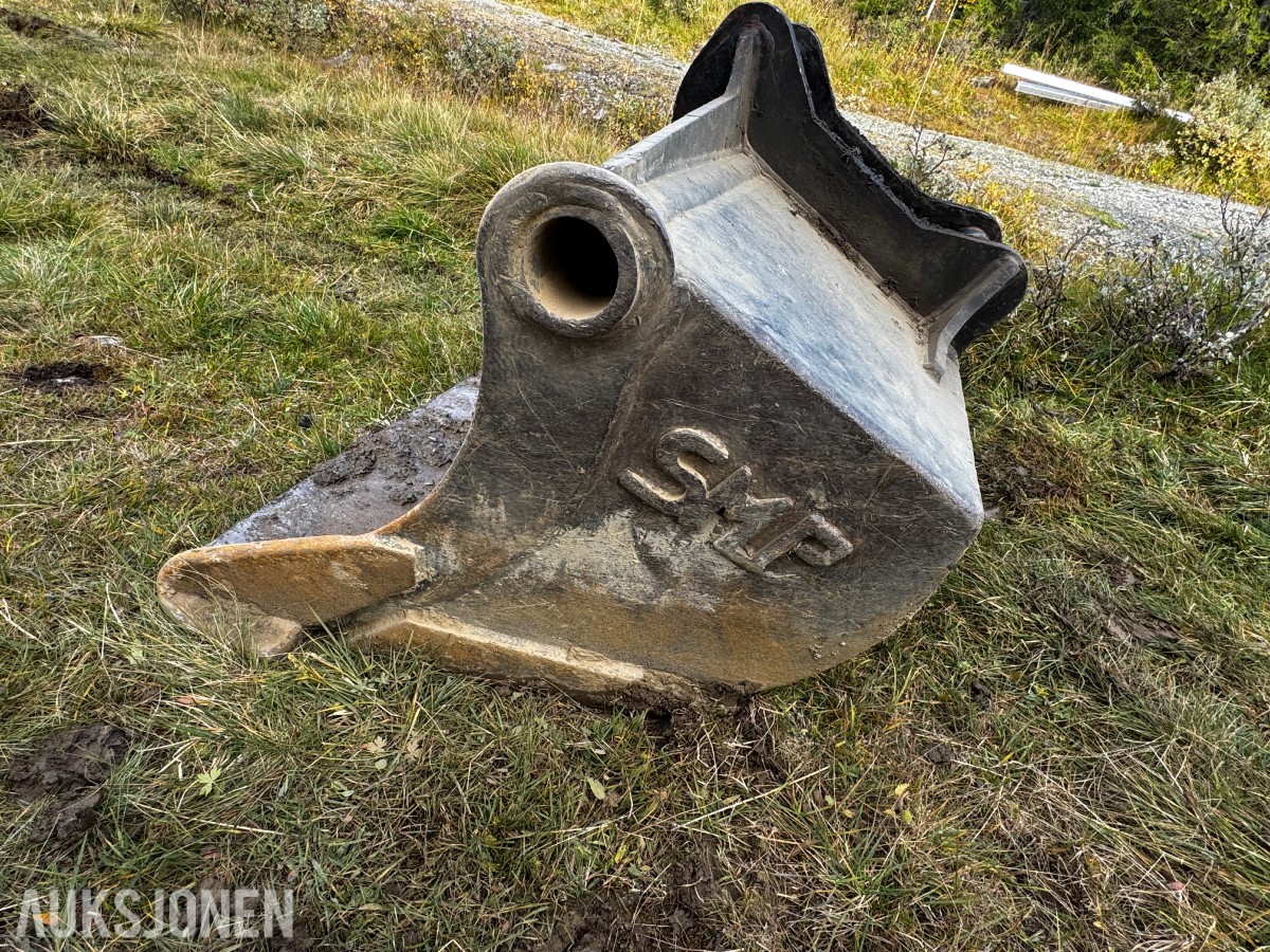 2010 Volvo EC160CL gravemaskin med tiltrotator og 2 skuffer