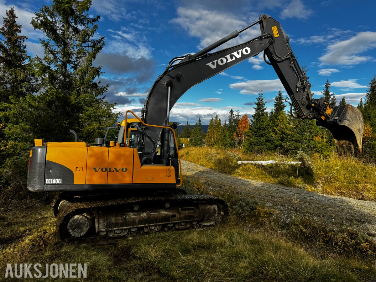 2010 Volvo EC160CL gravemaskin med tiltrotator og 2 skuffer