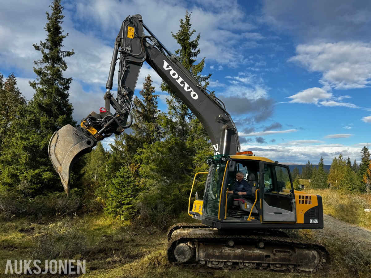 2010 Volvo EC160CL gravemaskin med tiltrotator og 2 skuffer