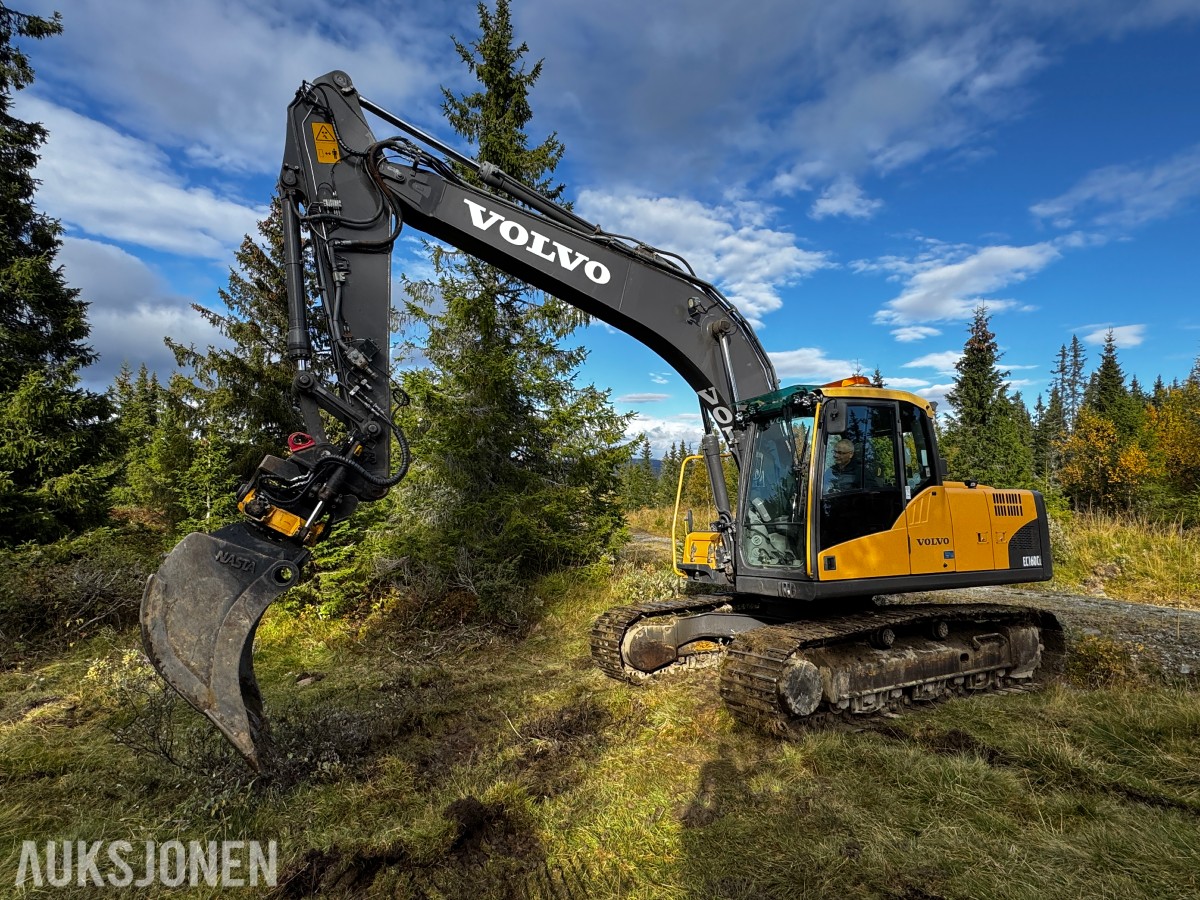 2010 Volvo EC160CL gravemaskin med tiltrotator og 2 skuffer