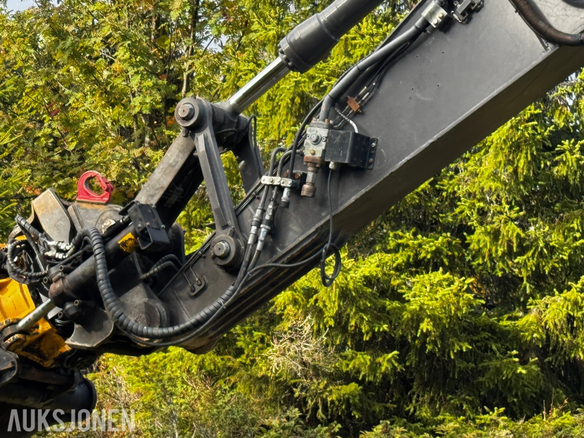 2010 Volvo EC160CL gravemaskin med tiltrotator og 2 skuffer