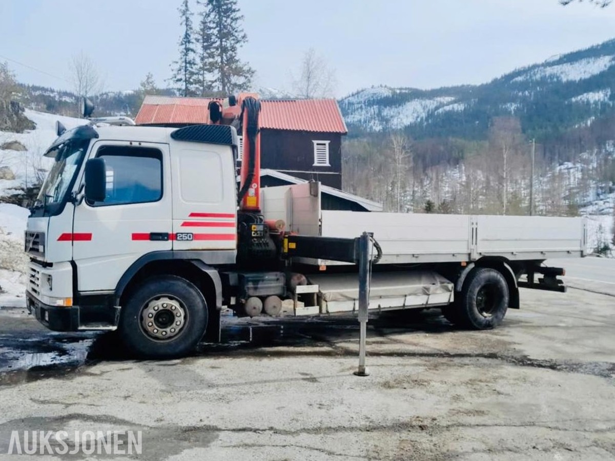 2000 Volvo FM7 med Palfinger PK 12000 kran og fjernstyring