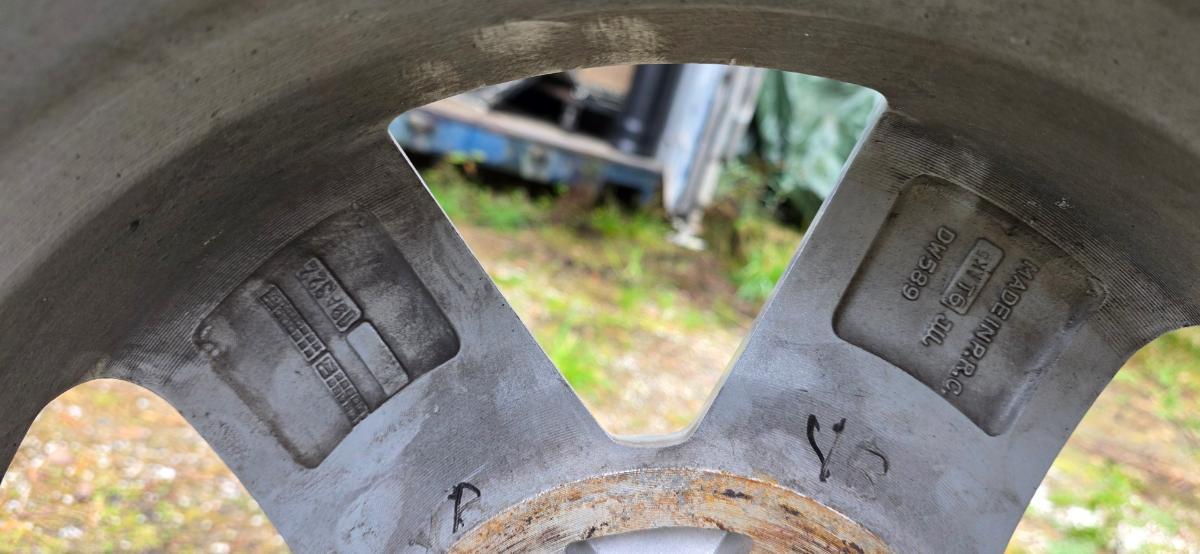 Nokian Hakkapeliitta CR3 225/75 R16C vinterhjul på Alcar aluminiumsfelg