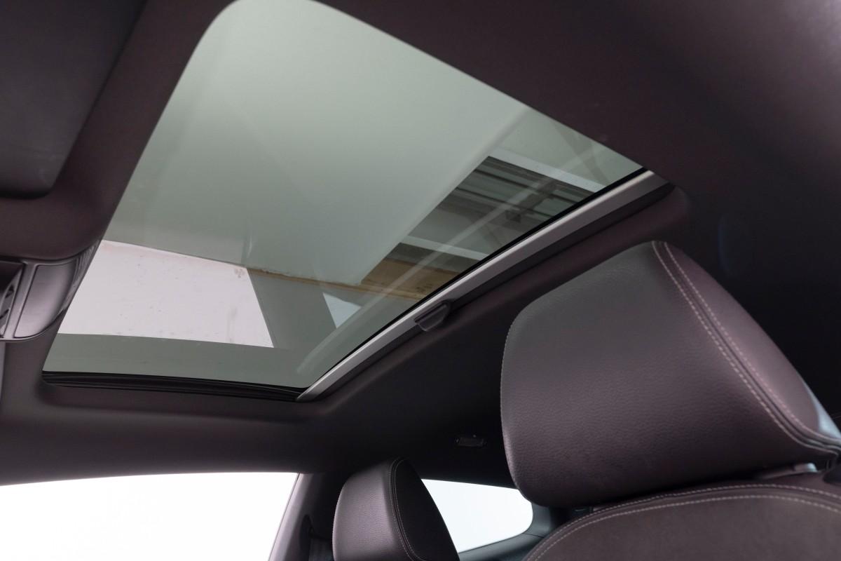 2010 Volkswagen SCIROCCO 160HK DYNAUDIO CRUISE PANO XENON