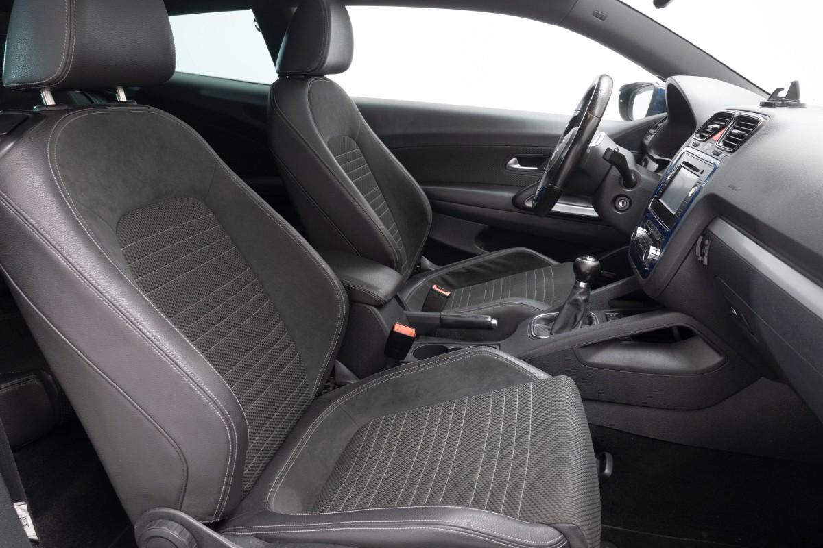 2010 Volkswagen SCIROCCO 160HK DYNAUDIO CRUISE PANO XENON