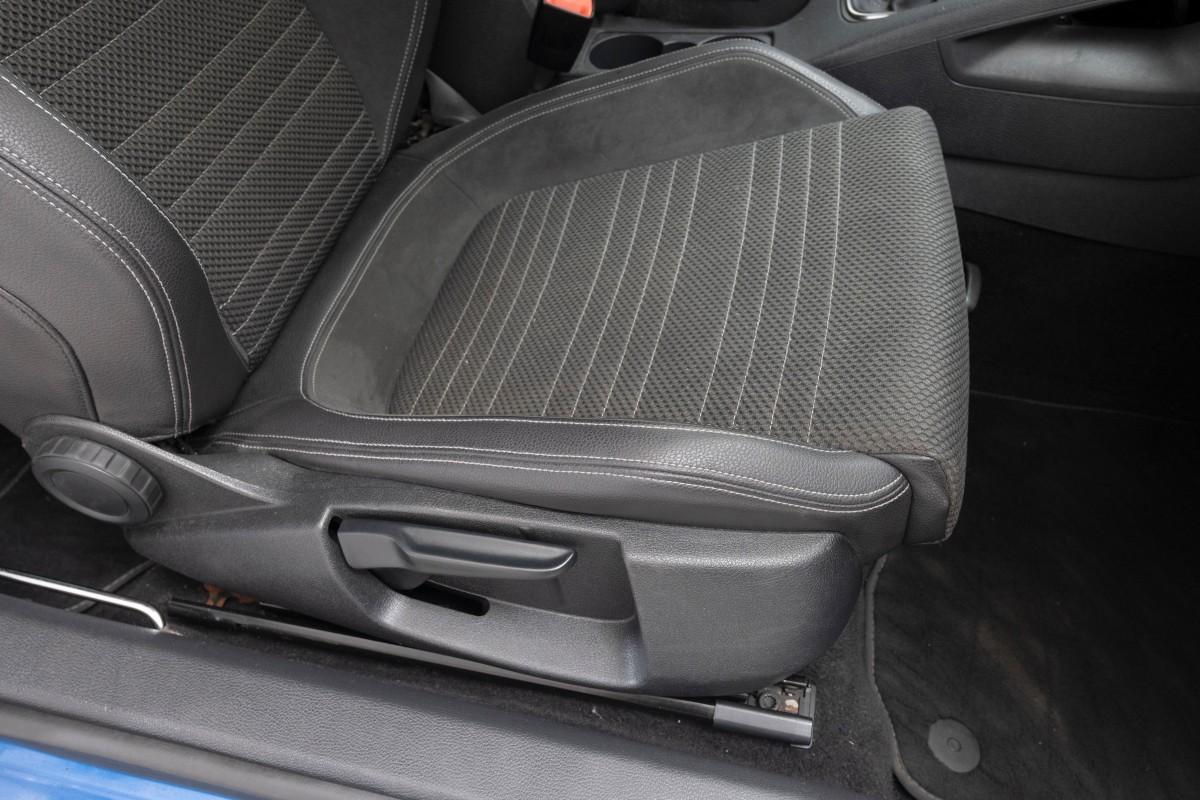 2010 Volkswagen SCIROCCO 160HK DYNAUDIO CRUISE PANO XENON