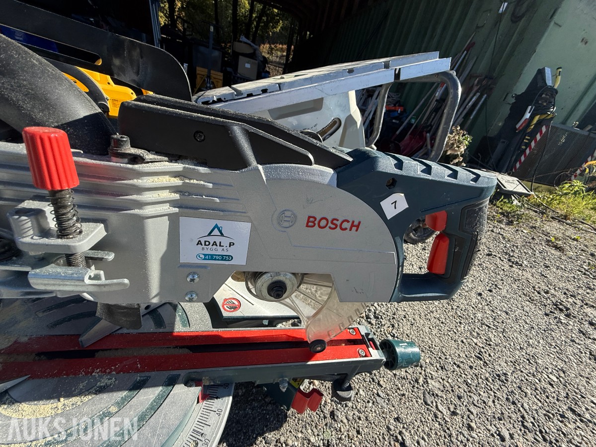 Verktøypakke med bordsager og kapp-/gjærsager – Bosch, Luna m.m.