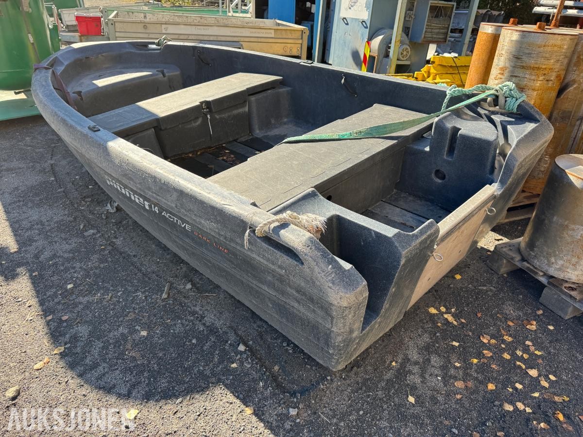 Pioner 14 Active dark line 14 fot plastbåt